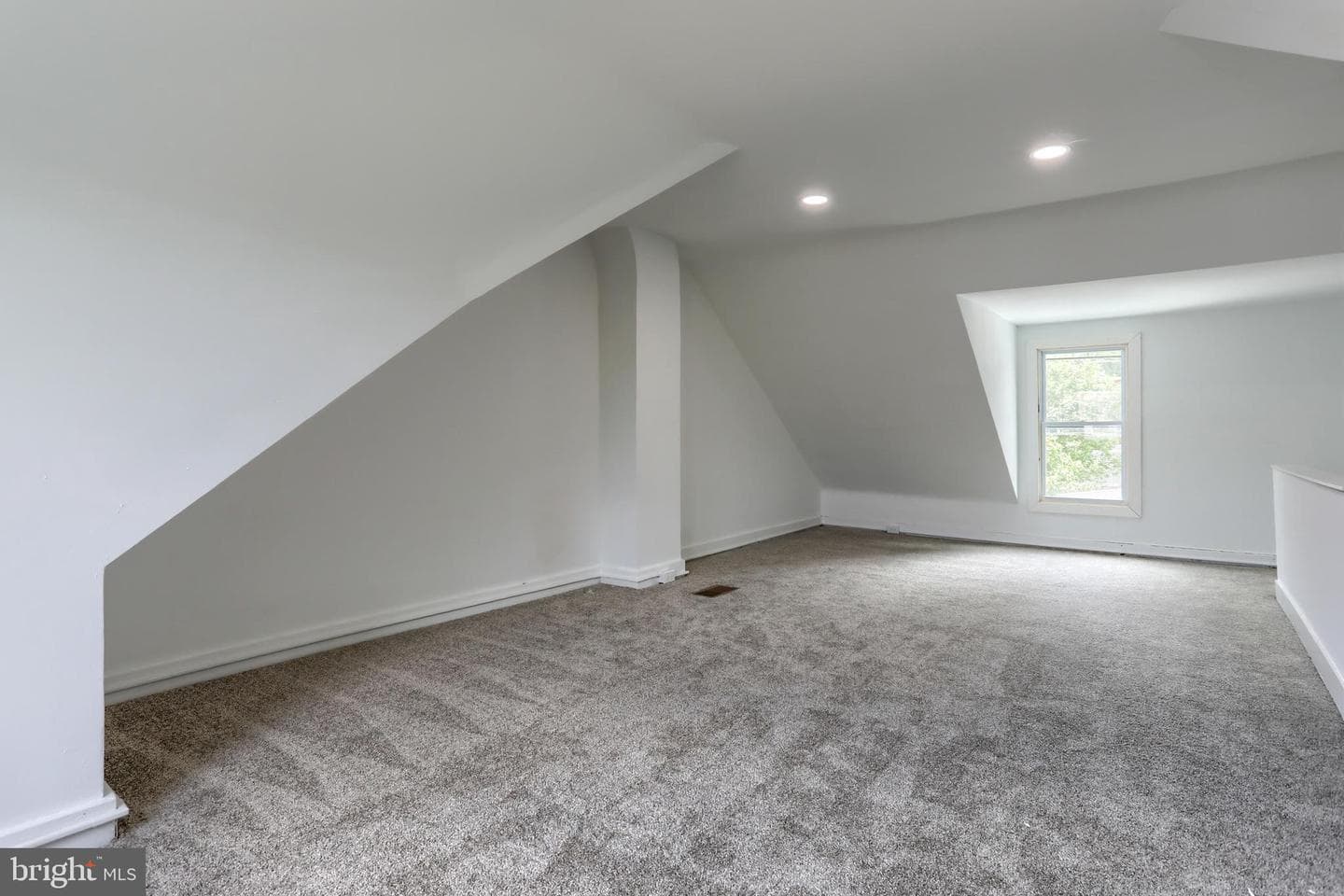 426 Nevin Street photo 34