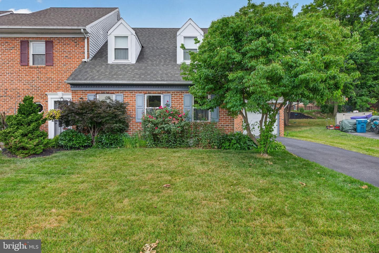 136 Rockford Square photo 1