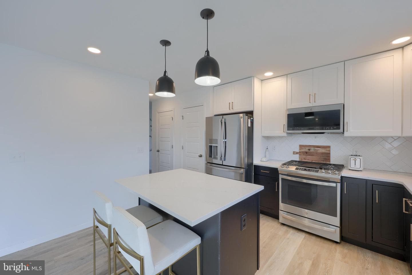690 N Field Drive photo 10