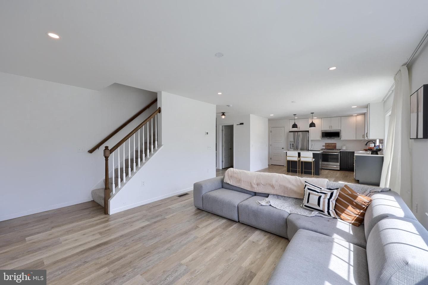 690 N Field Drive photo 16
