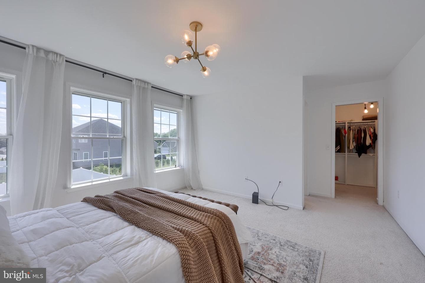 690 N Field Drive photo 20