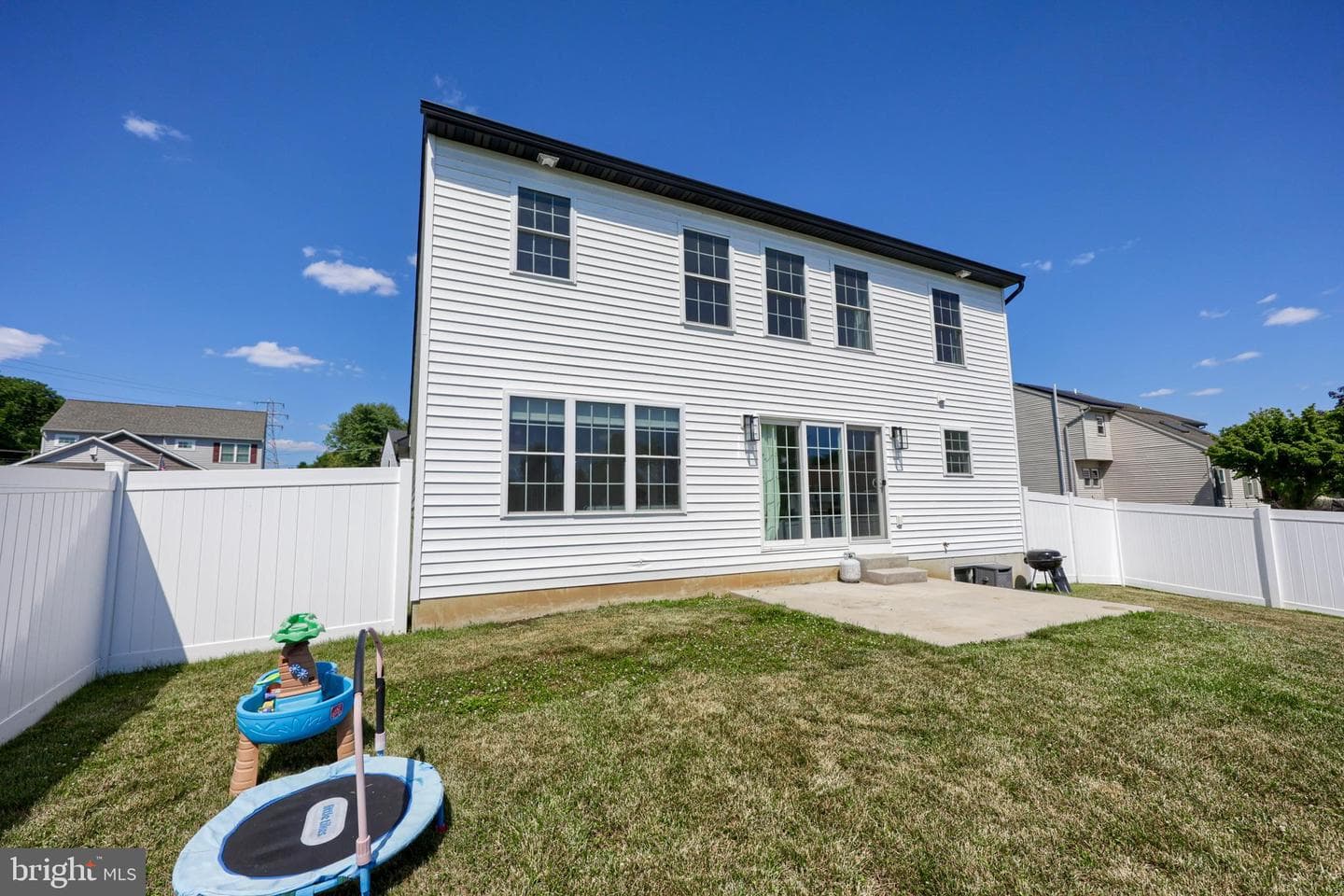 690 N Field Drive photo 32
