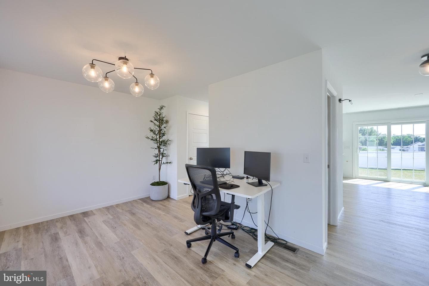 690 N Field Drive photo 6