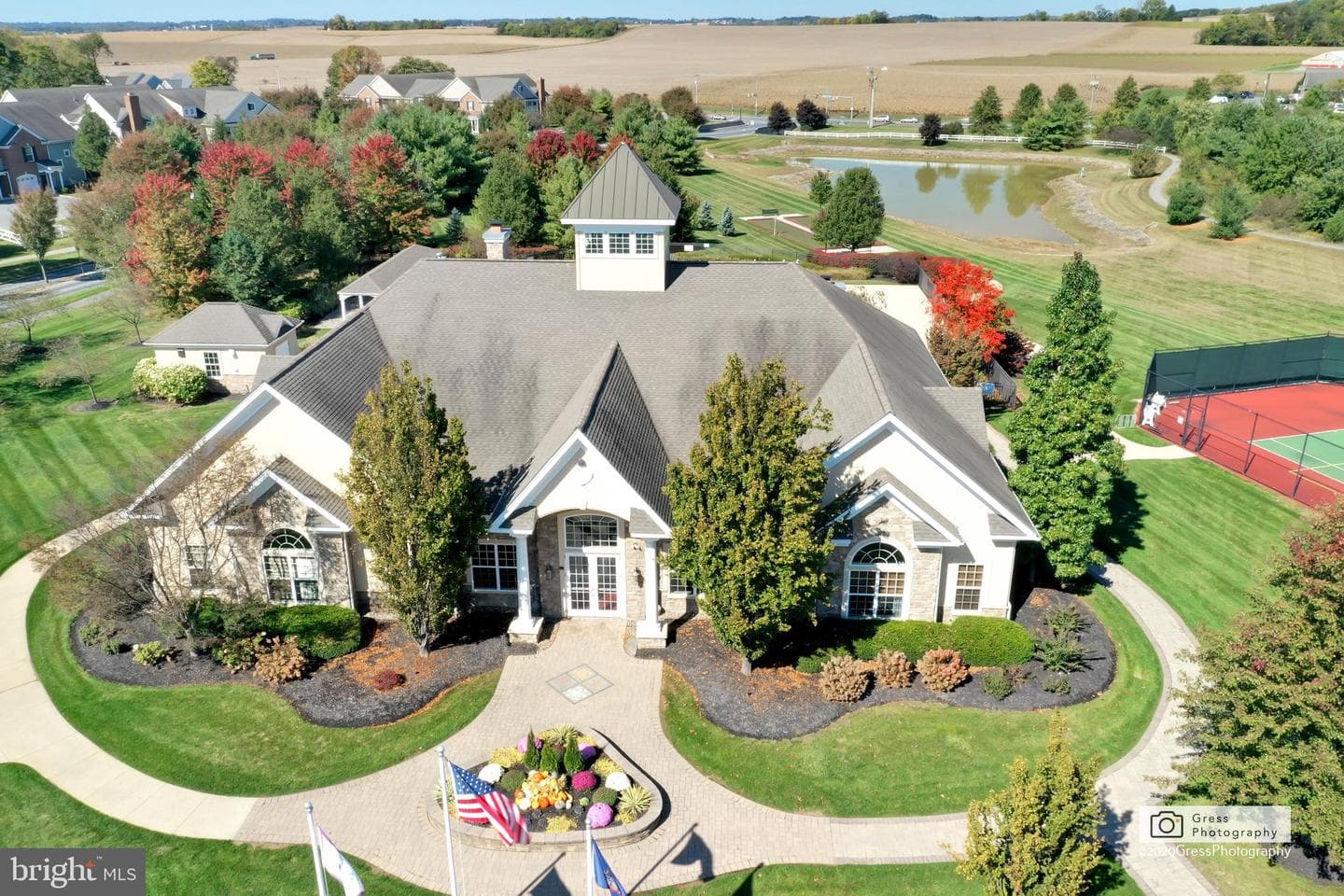 1546 Emerson Drive photo 52