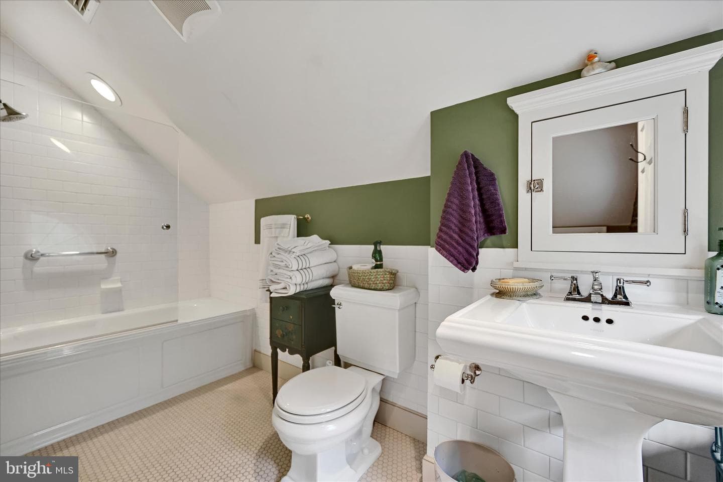 11 Union Avenue photo 81