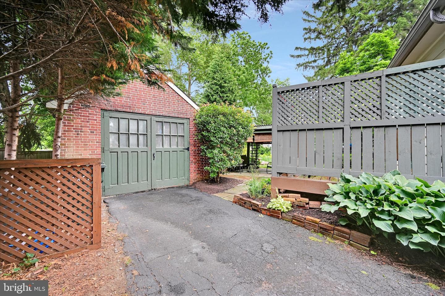 11 Union Avenue photo 92