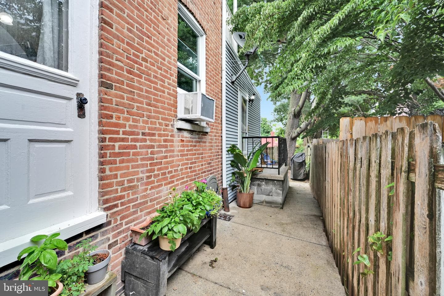 113 Nevin Street photo 36