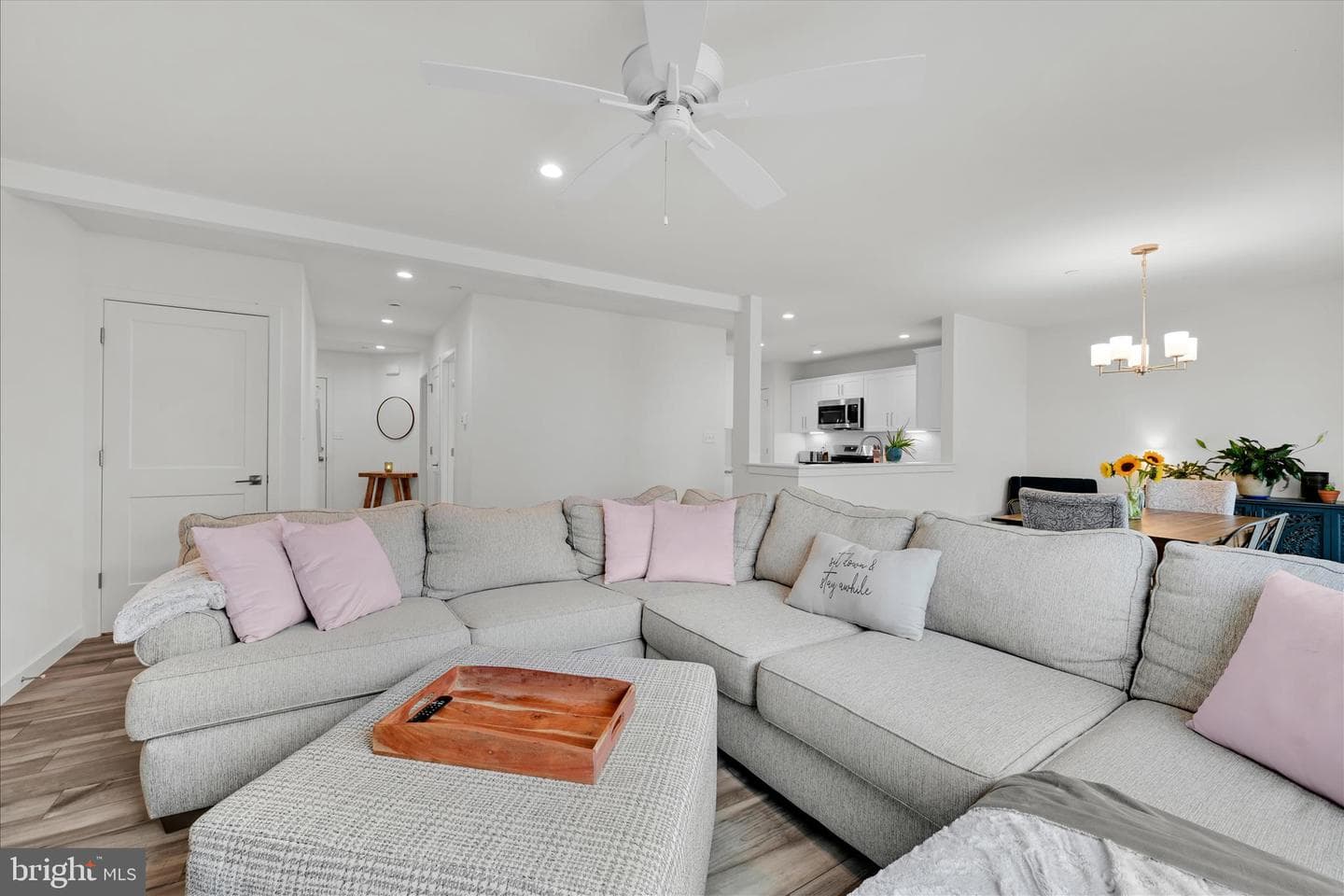 823 Talon Way photo 5