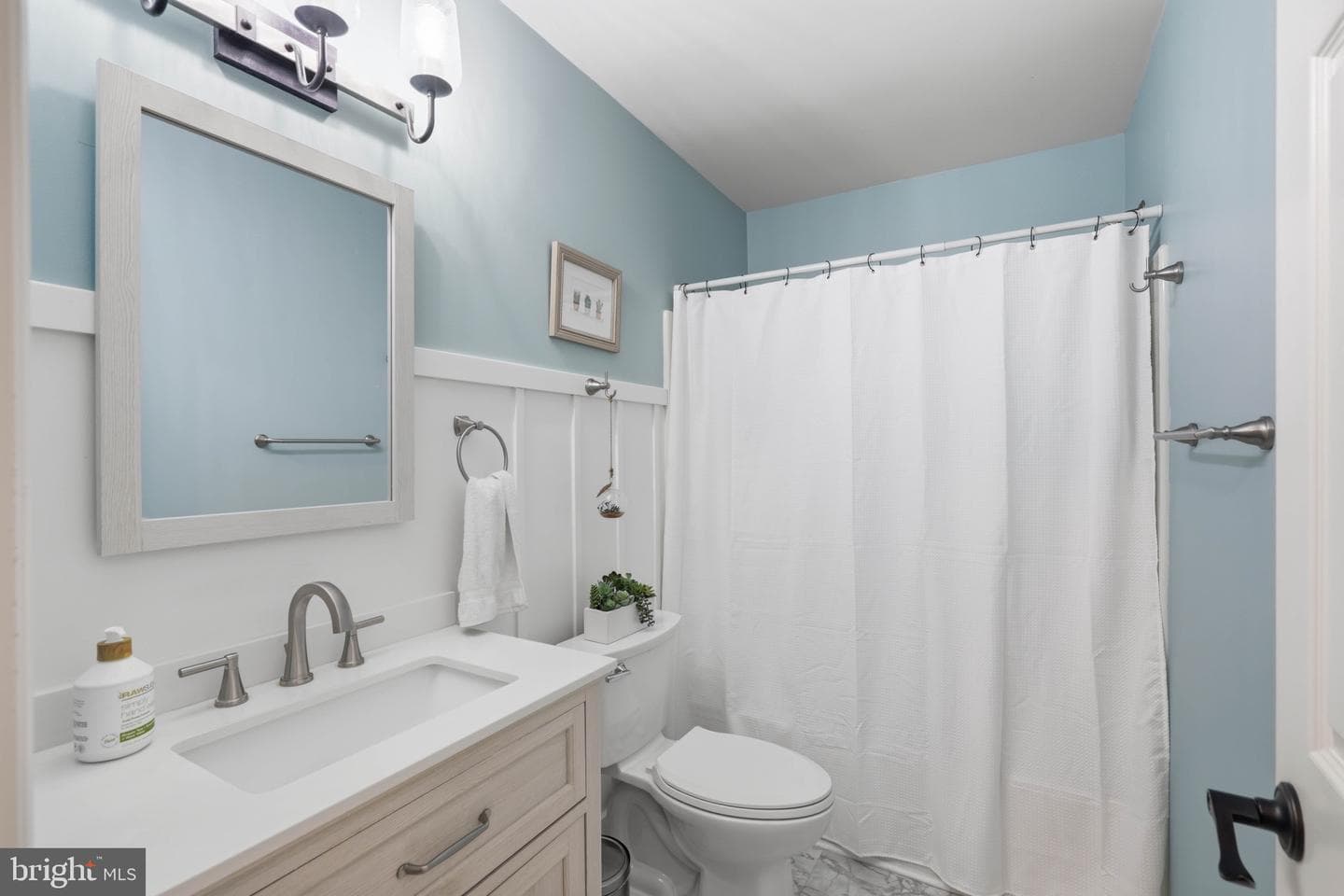 230 Cambridge Lane photo 43
