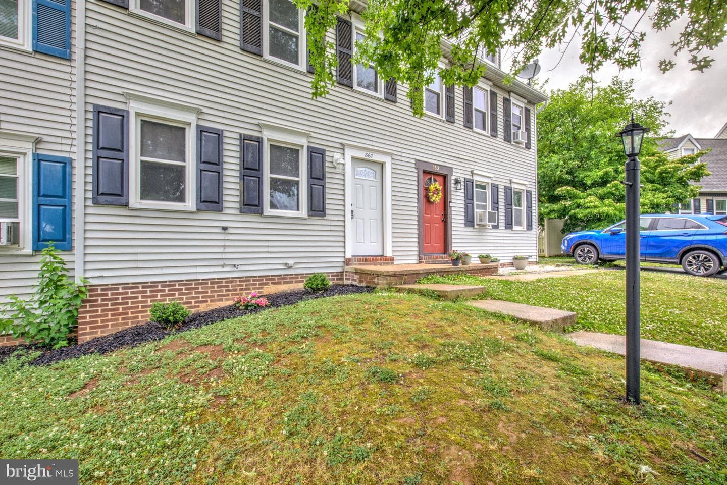867 Oak Street photo 3