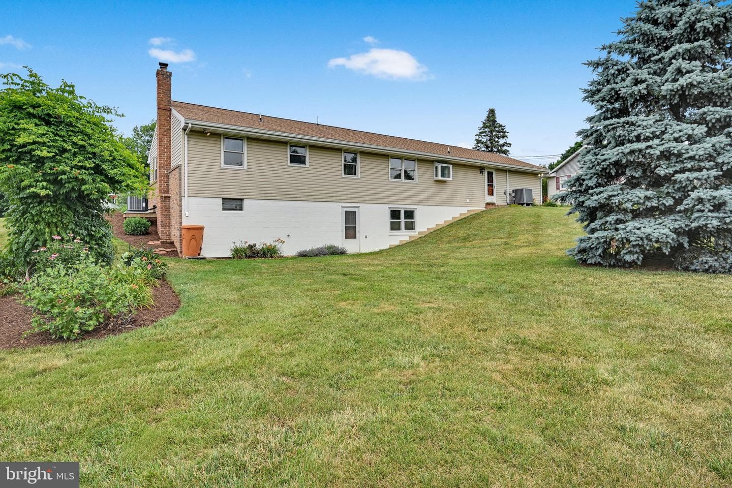 765 Brandt Street photo 38