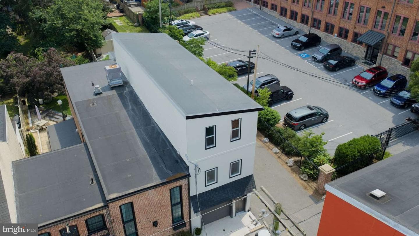 234 E Fulton Street photo 39