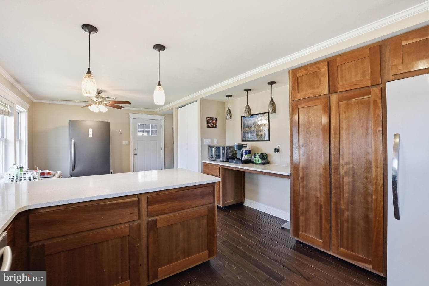 55 Stanley Avenue photo 11