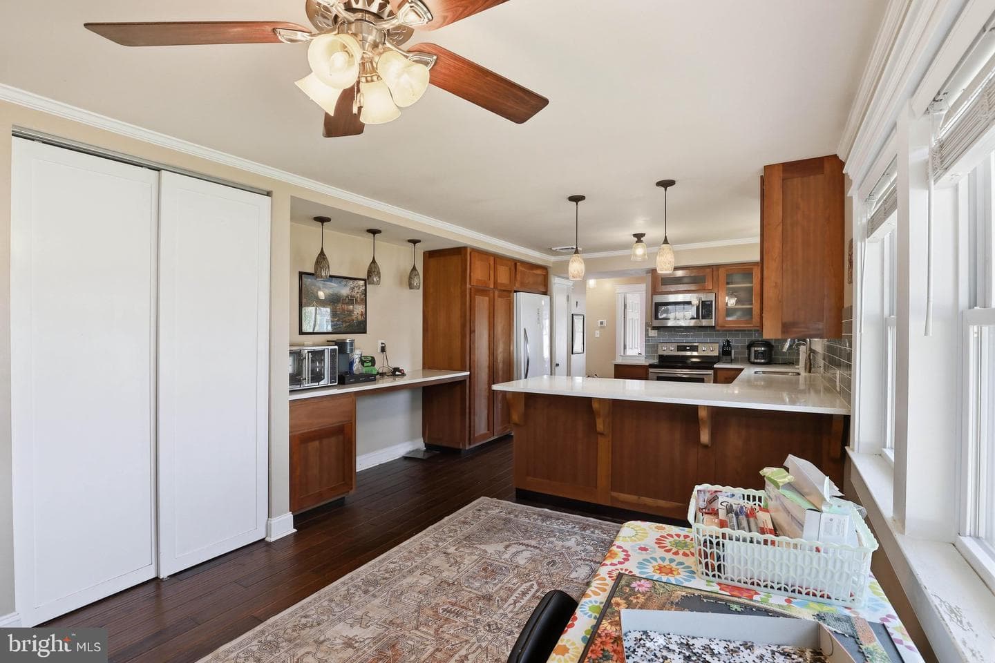 55 Stanley Avenue photo 9
