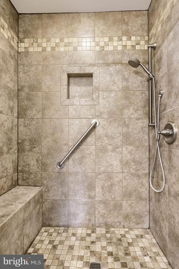303 Parkwood Drive photo 28