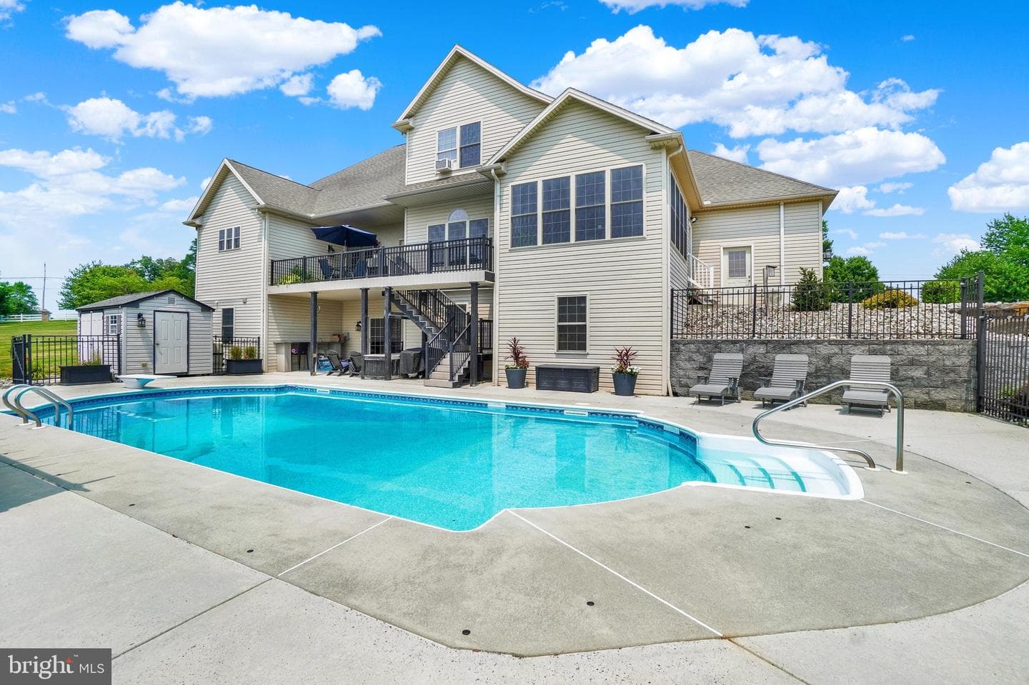 104 Monument Drive photo 39