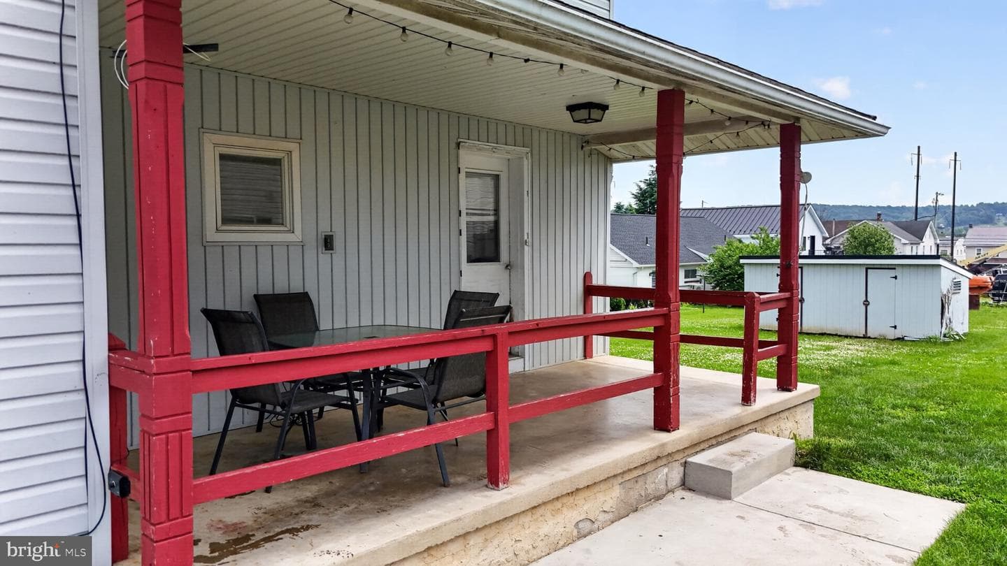 14 N Kinzer Road photo 18