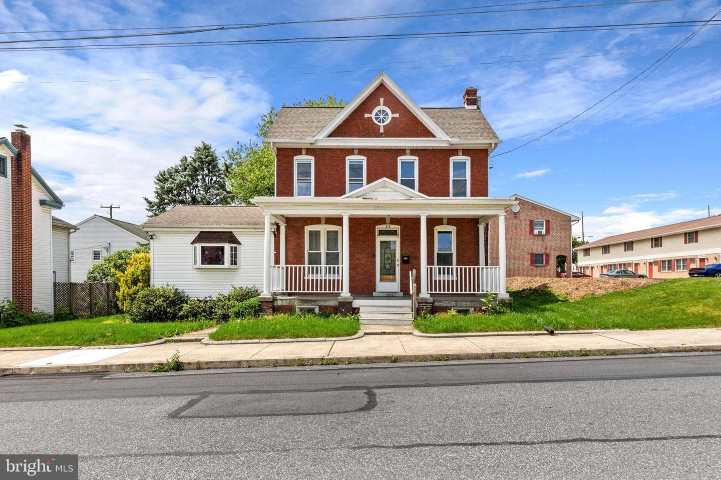 214 N Hanover Street photo 1