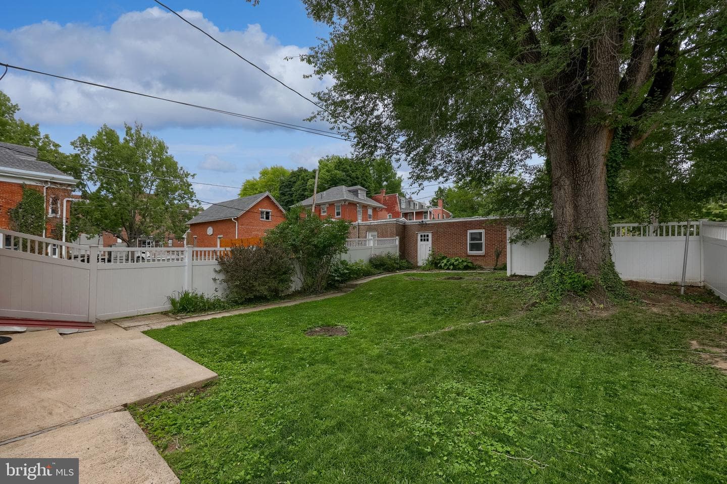 1040 E Orange Street photo 11