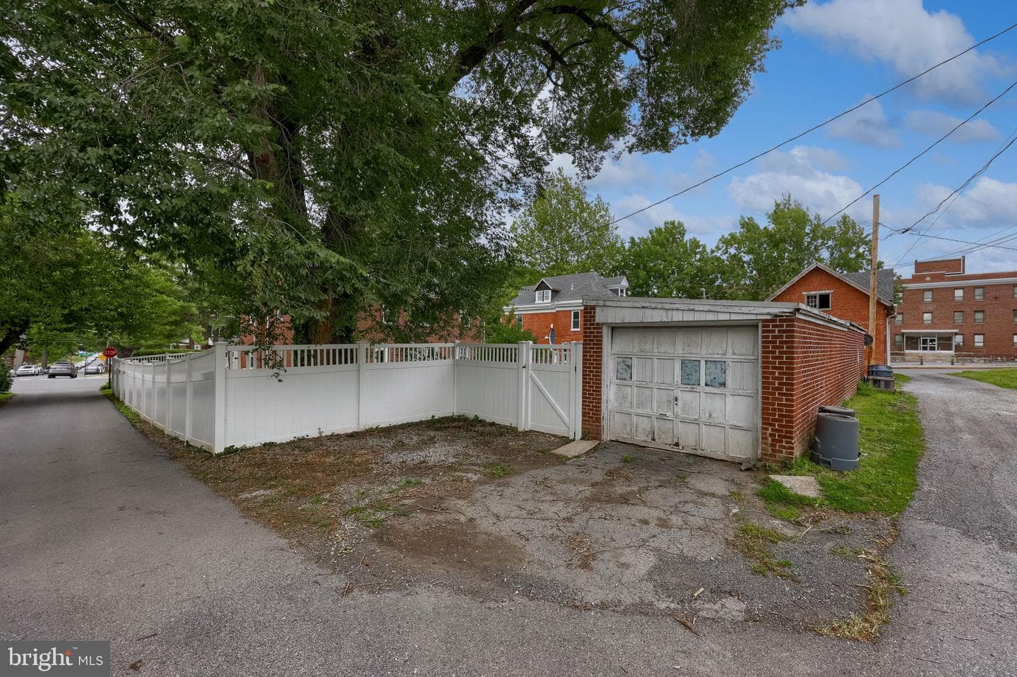 1040 E Orange Street photo 12