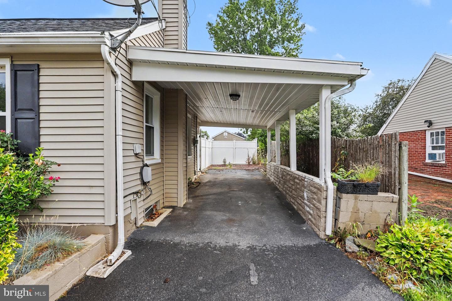 237 Noble Street photo 28