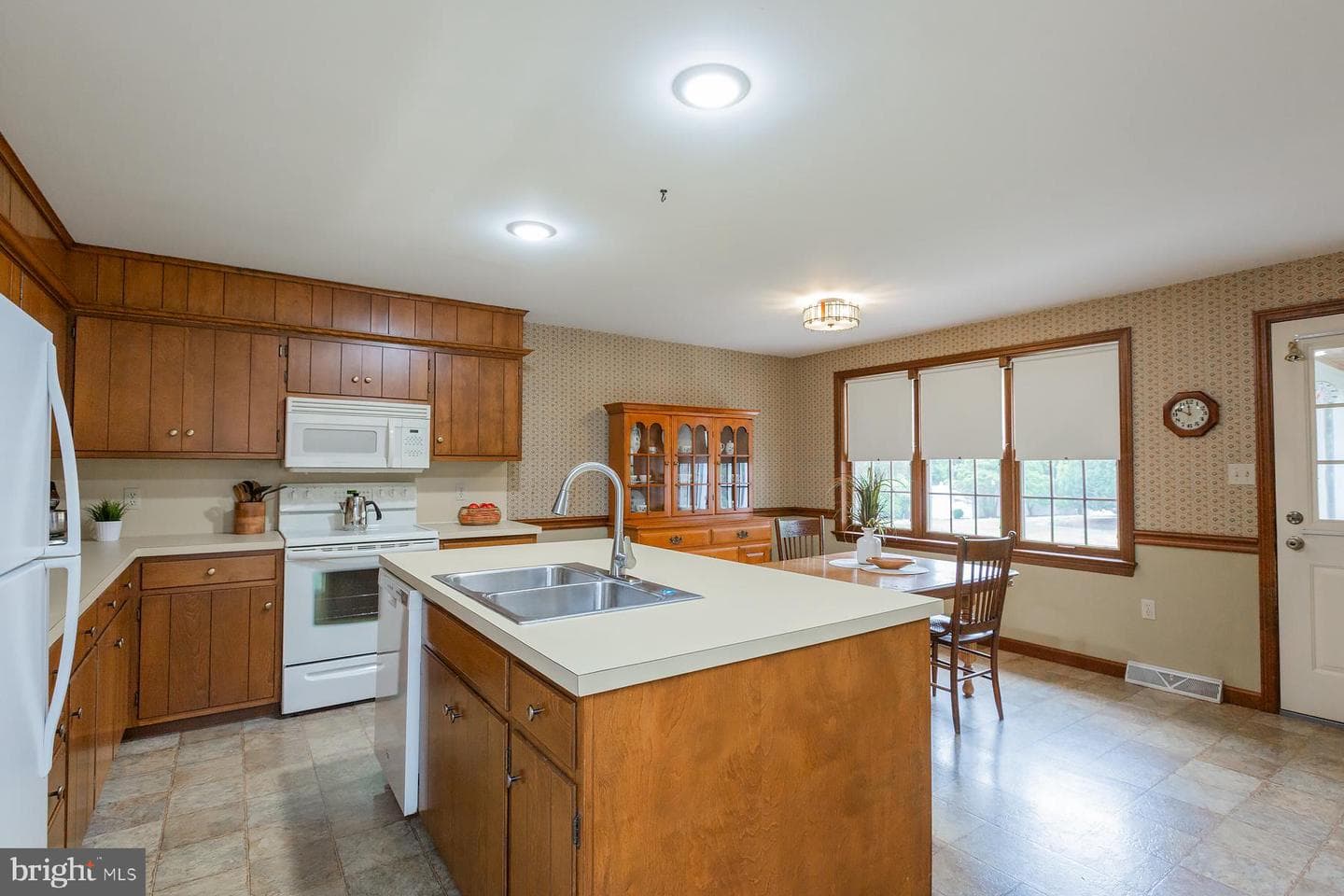743 Barrholly Drive photo 24