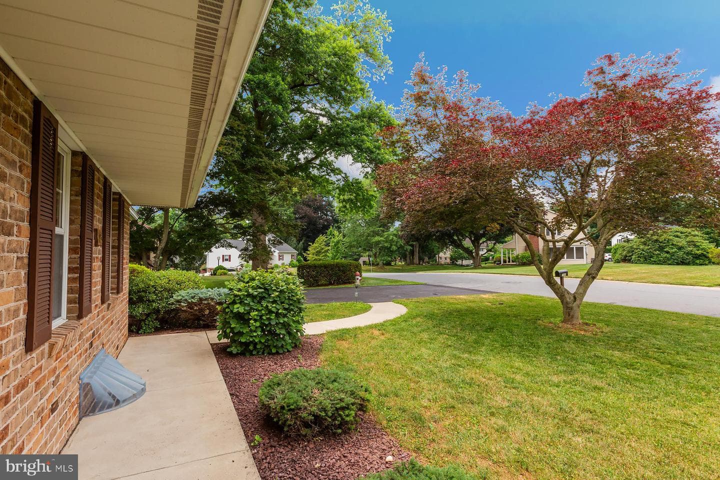 743 Barrholly Drive photo 6