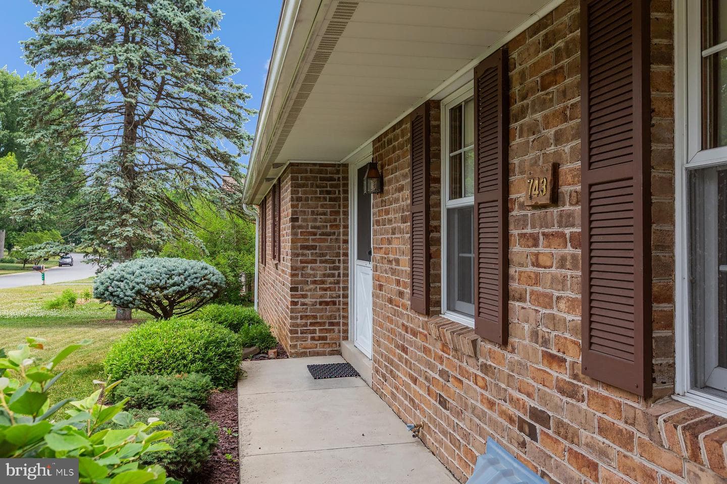 743 Barrholly Drive photo 7