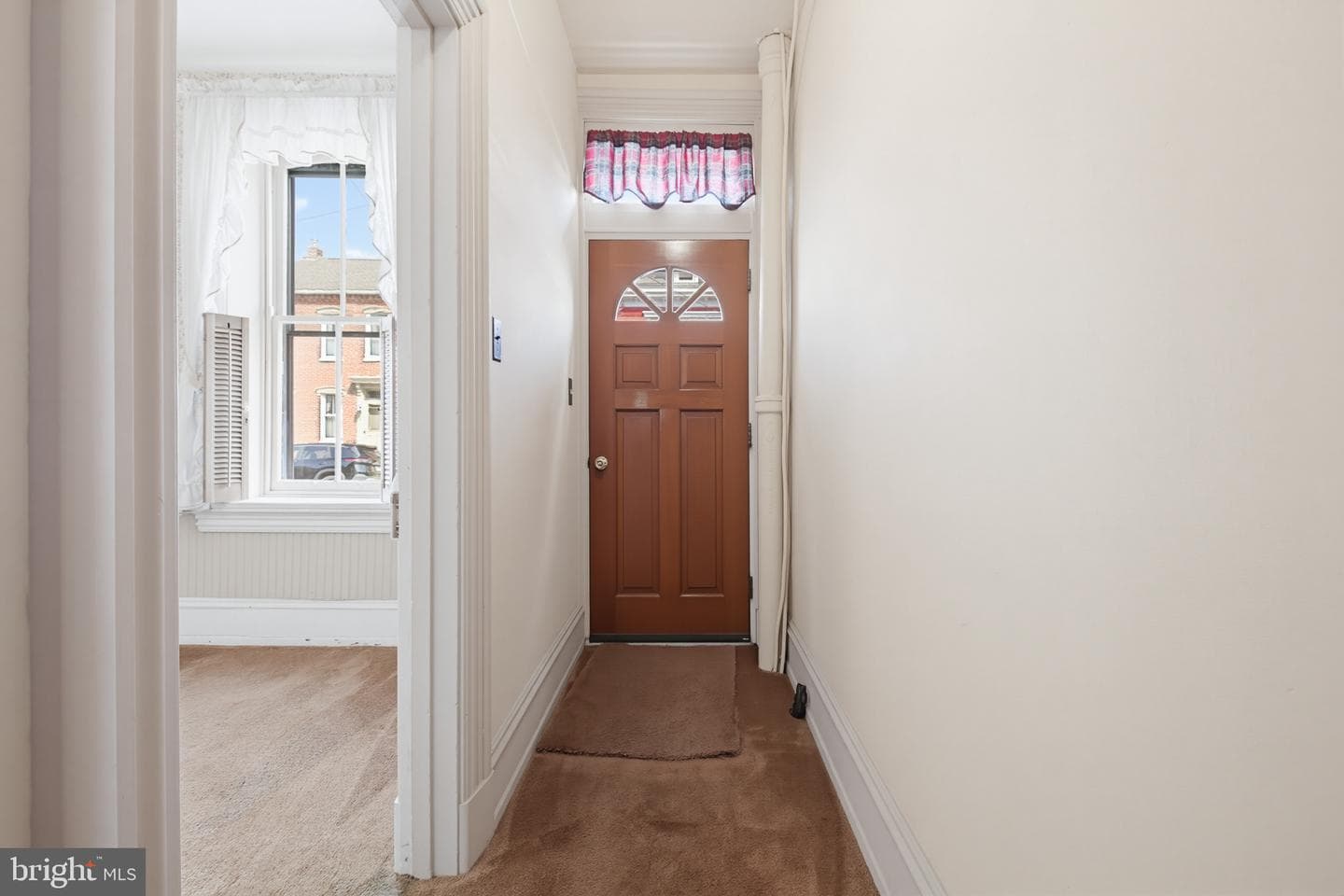 566 Walnut St photo 4
