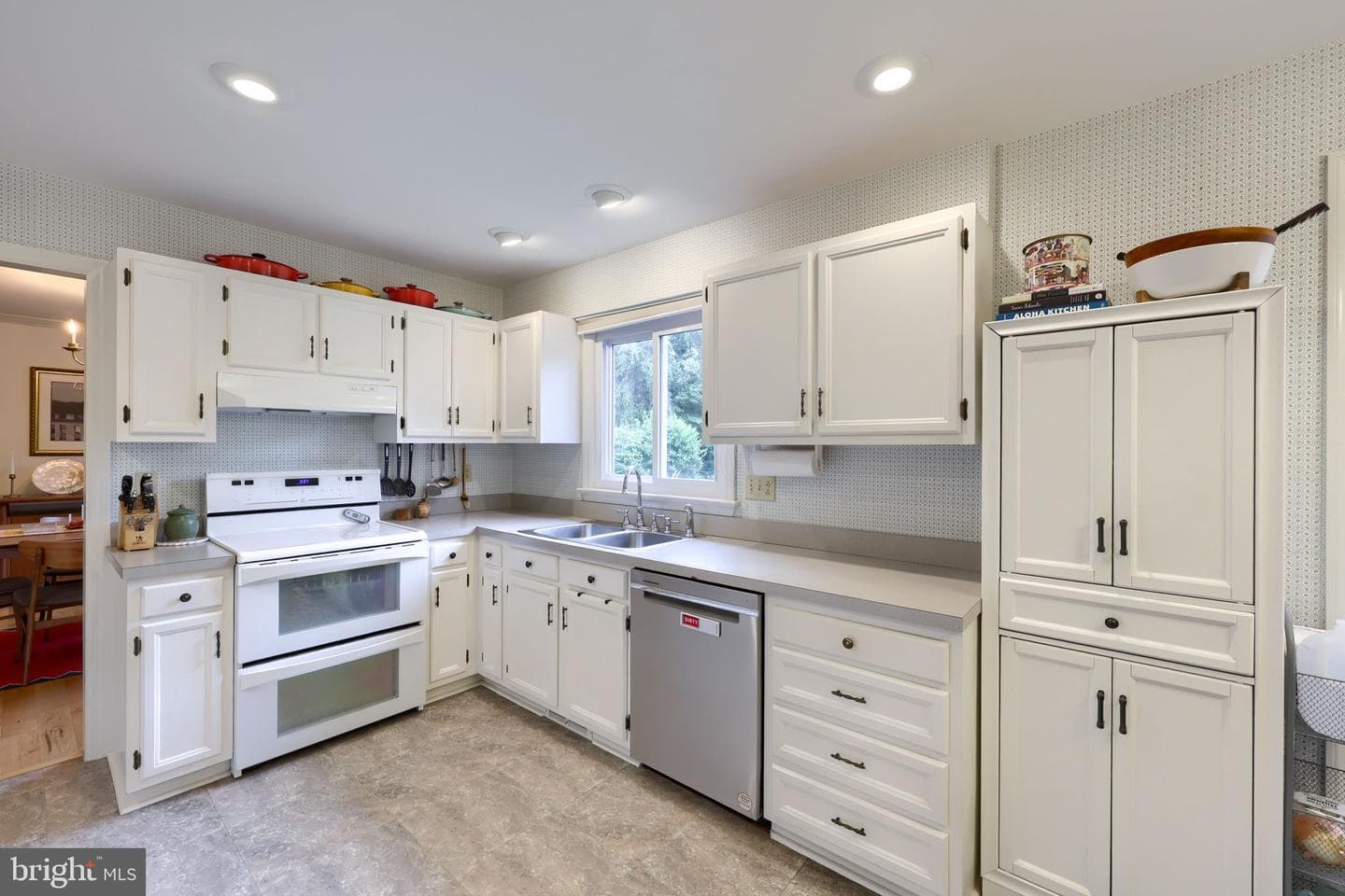 1856 Beverly Drive photo 13