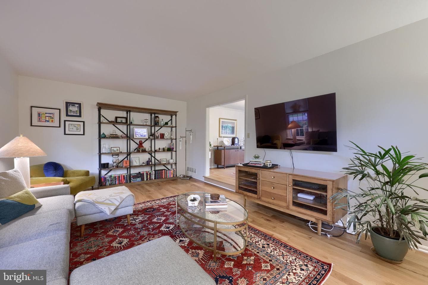 1856 Beverly Drive photo 4