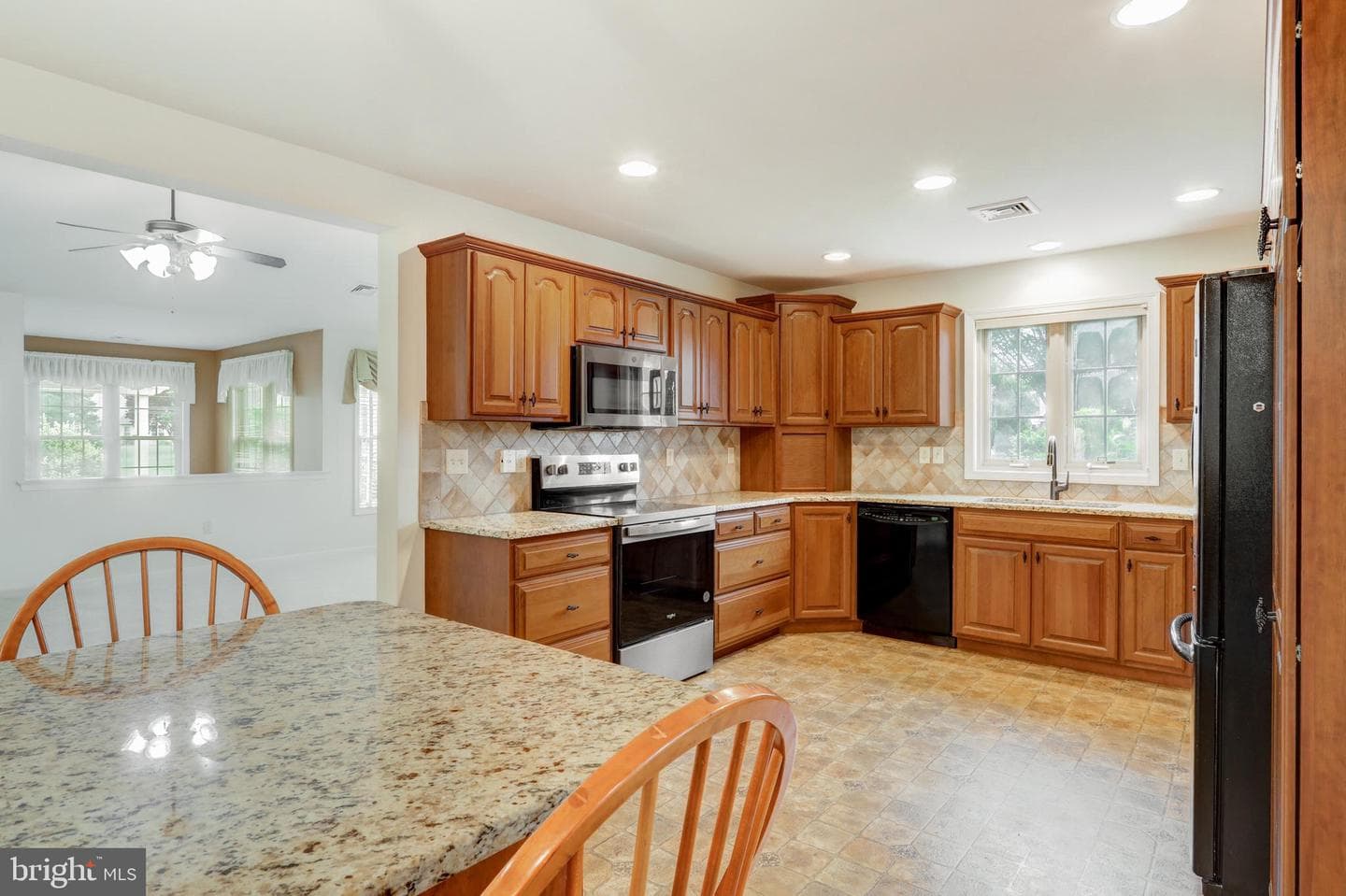 749 Heather Ridge photo 10