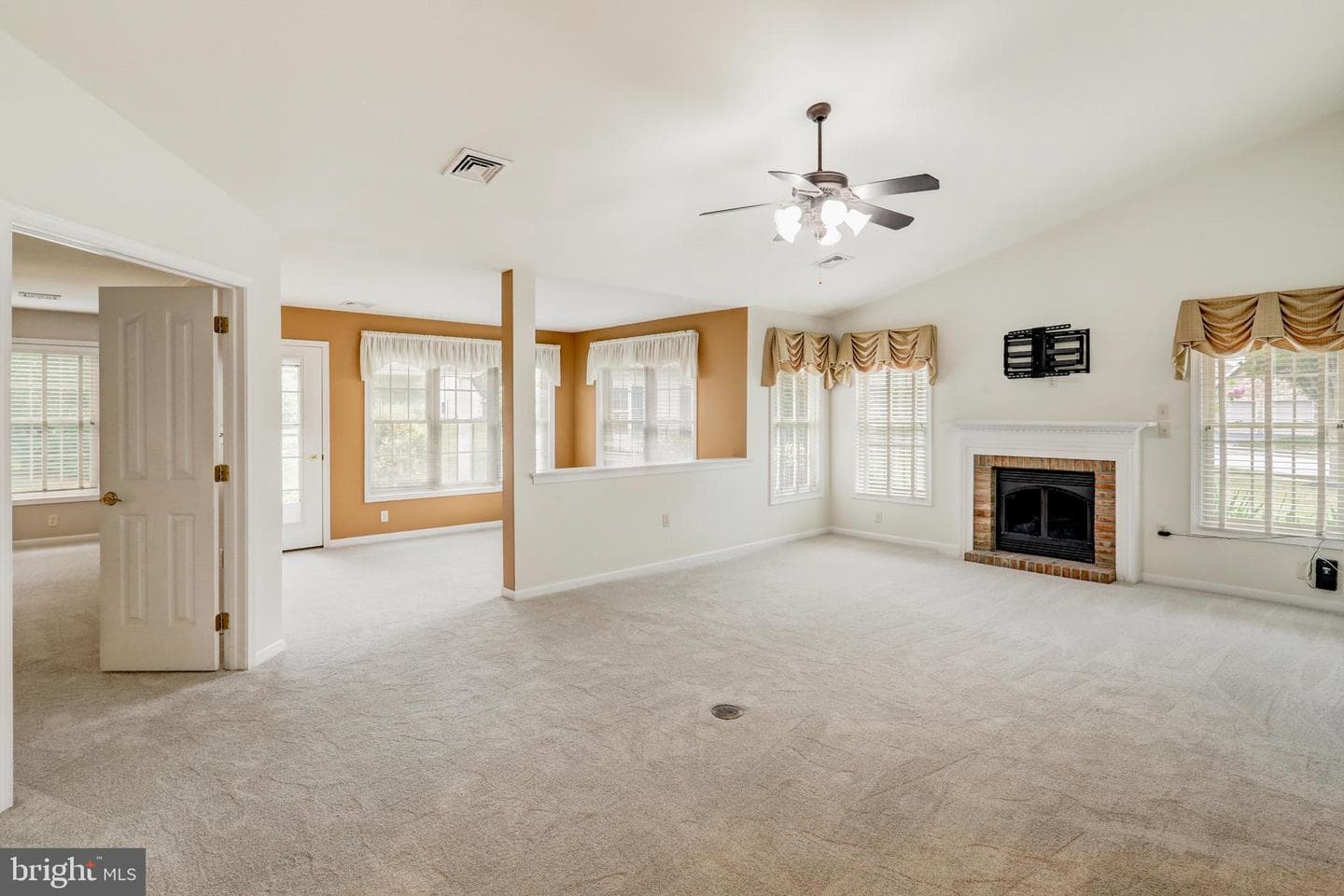 749 Heather Ridge photo 19
