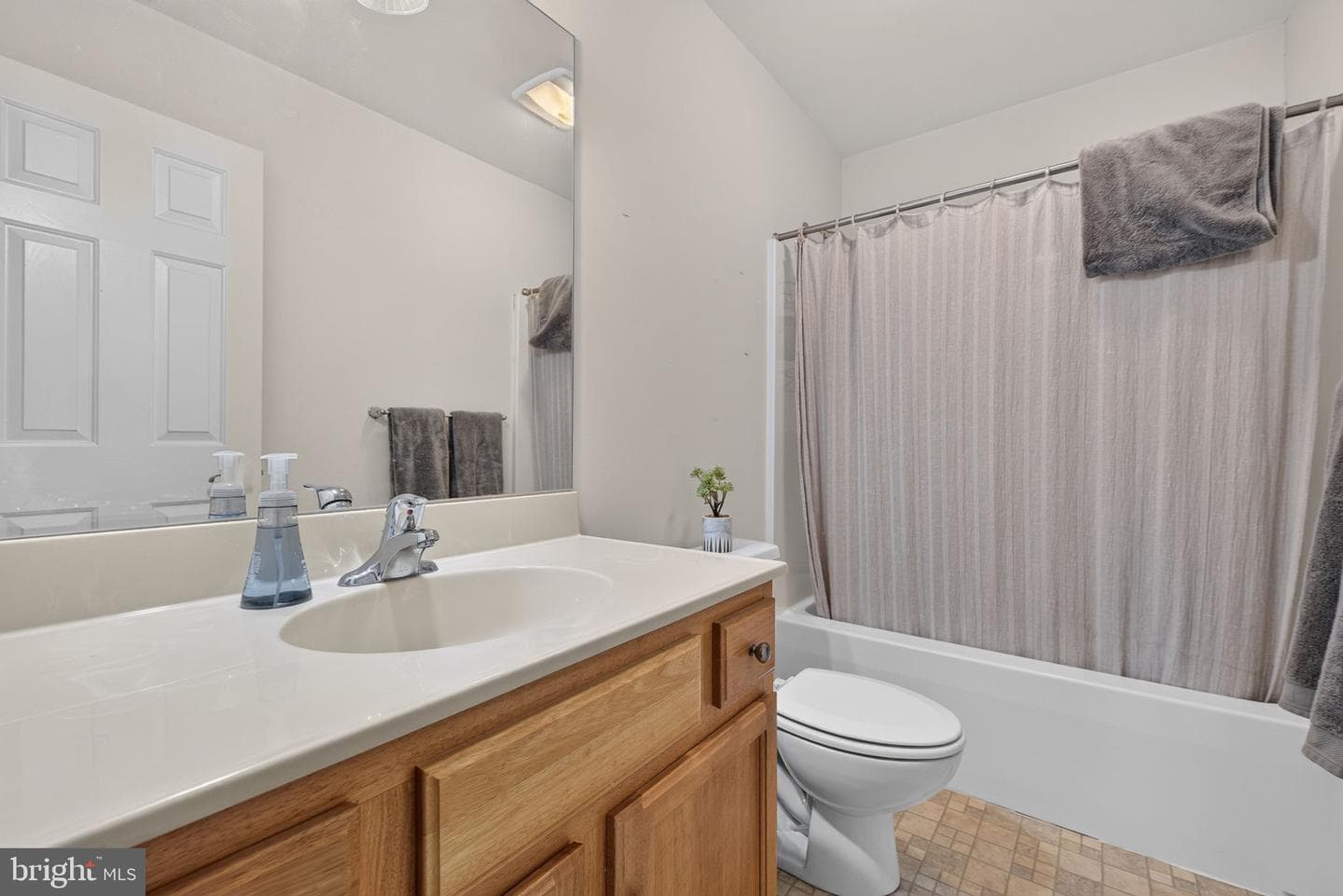 121 Creekgate Court photo 25