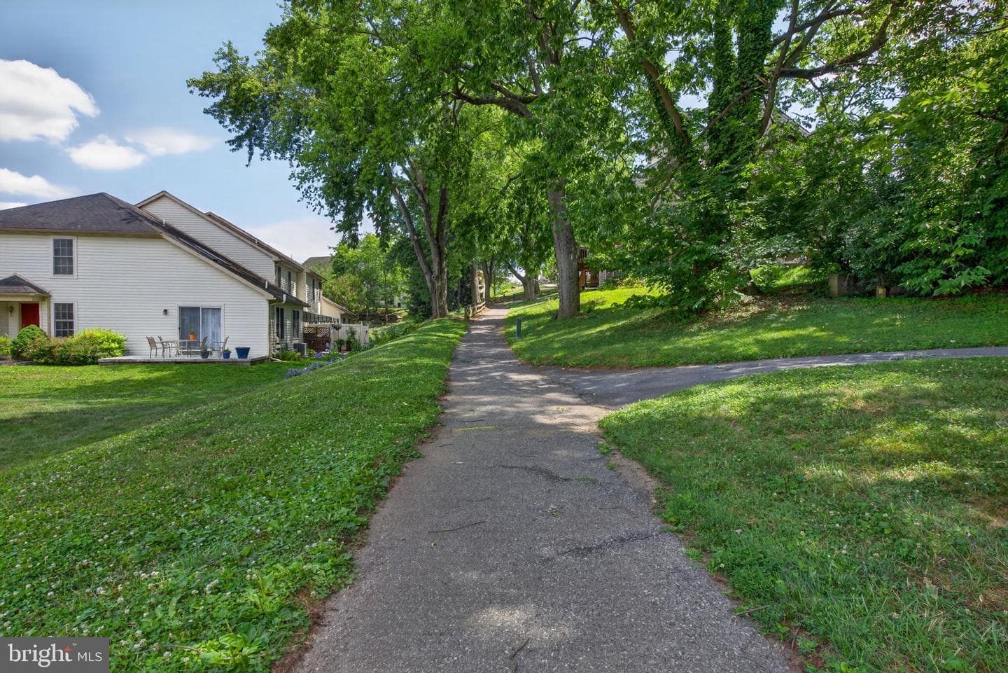 121 Creekgate Court photo 34