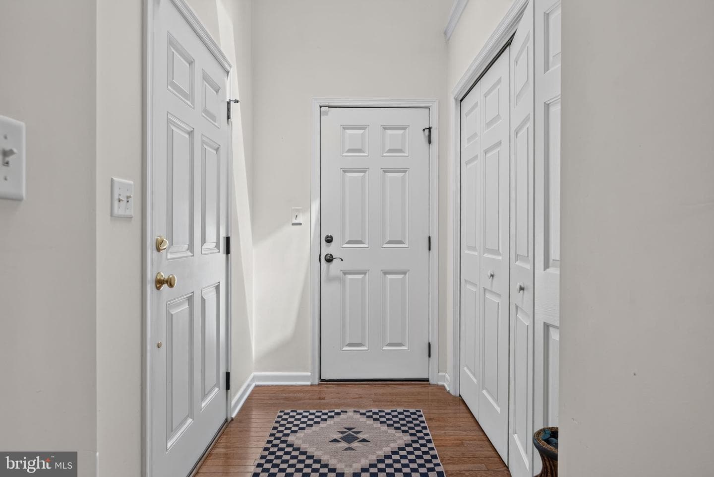 121 Creekgate Court photo 5