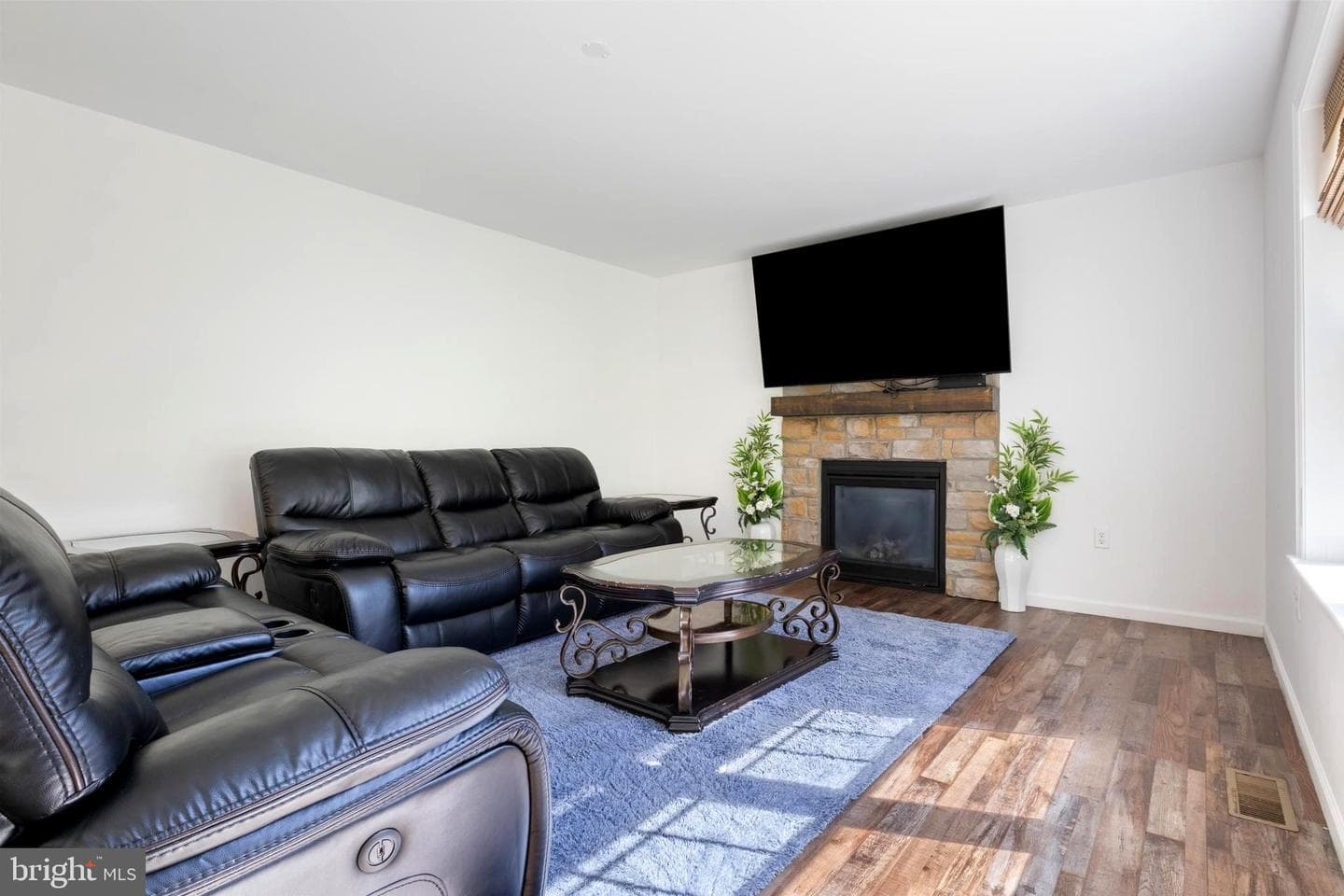 645 N Pier Drive photo 5