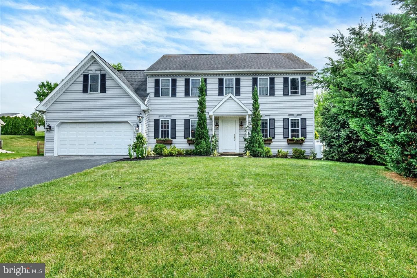 1283 Cedar Avenue photo 1