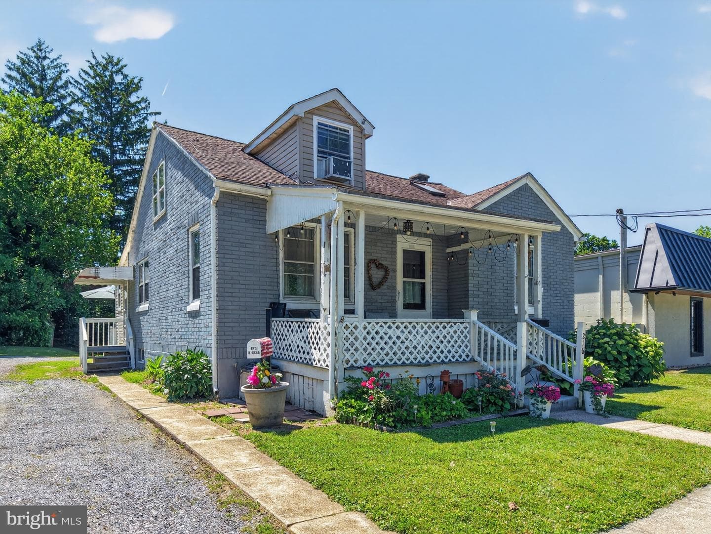 216 W Fulton Street photo 7