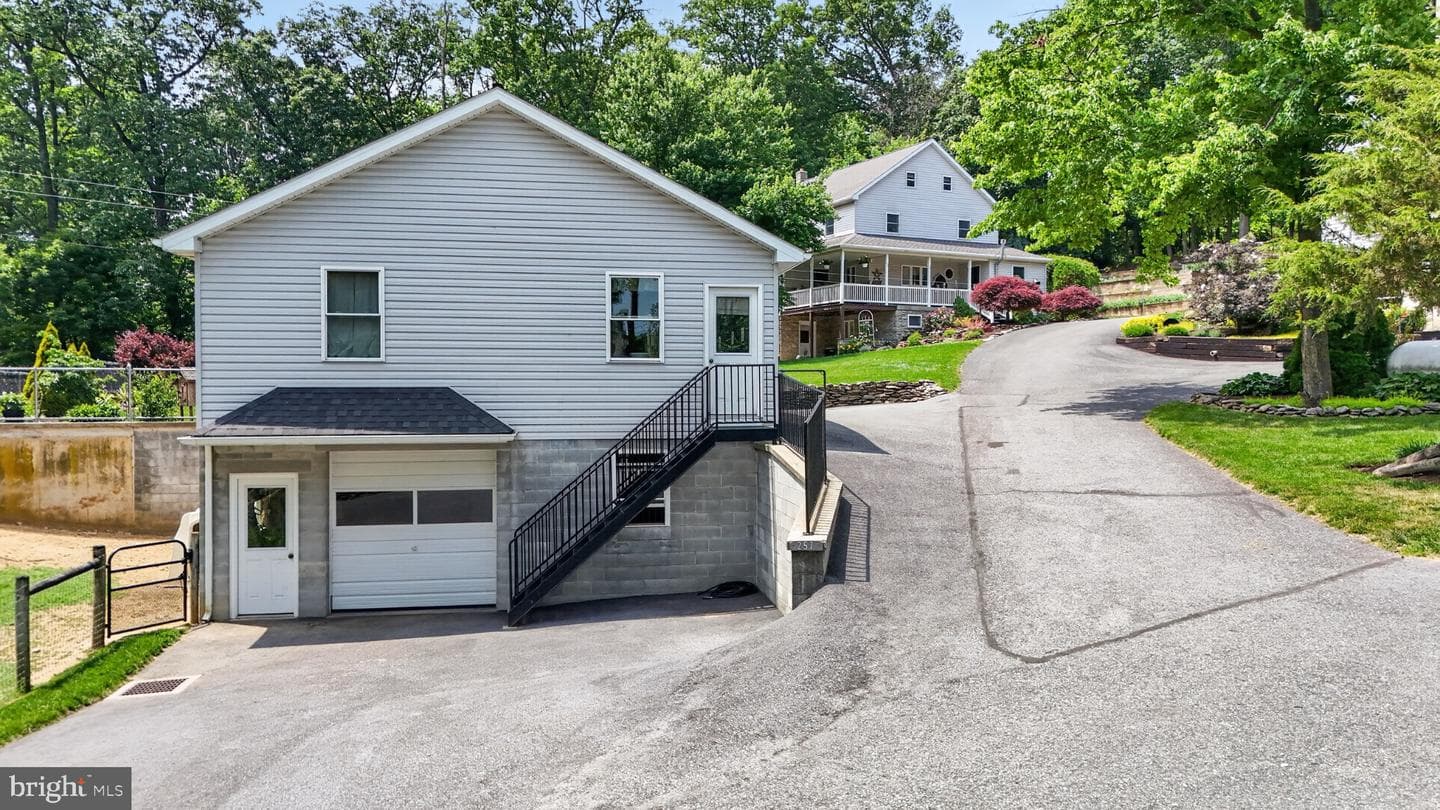 257 Hill Road photo 18
