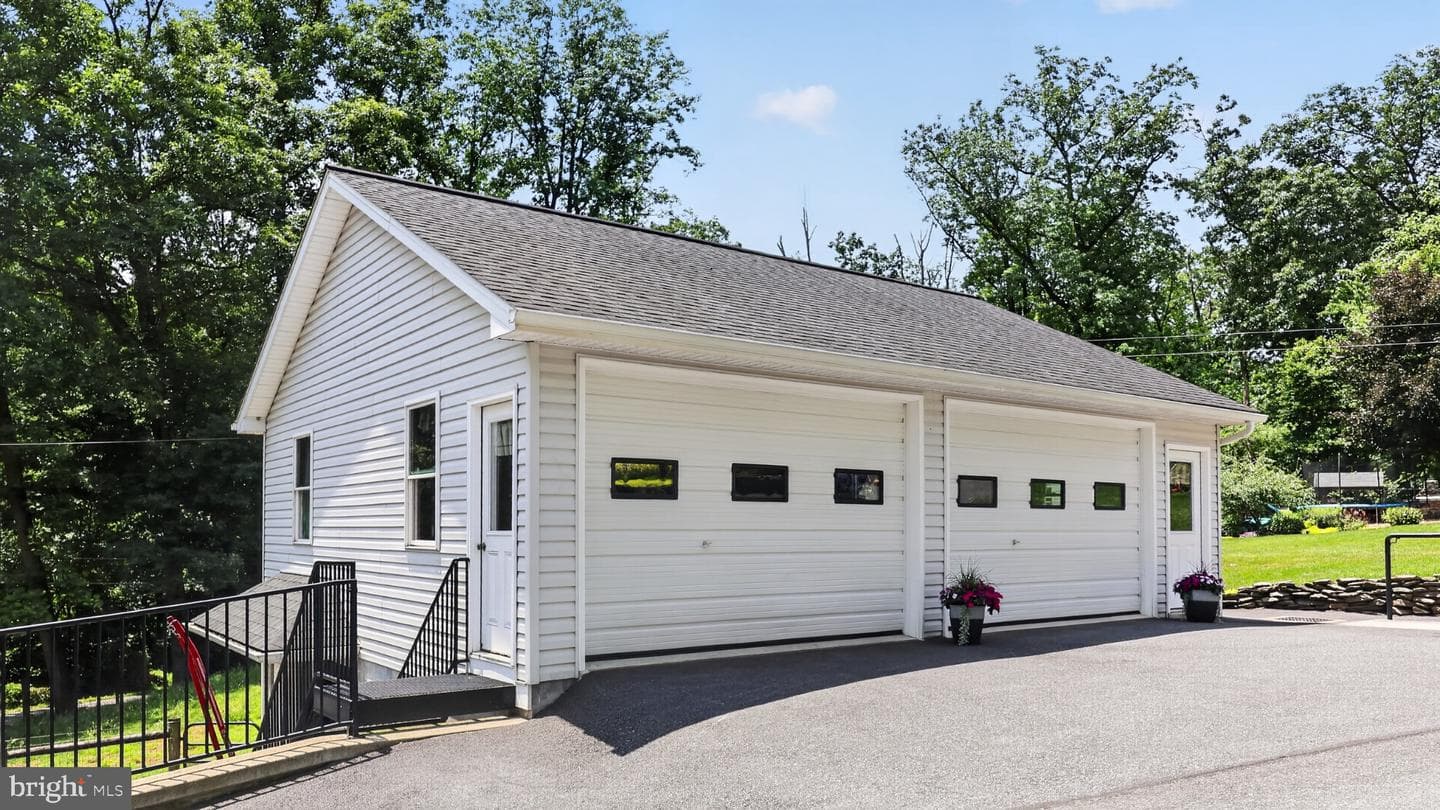 257 Hill Road photo 47