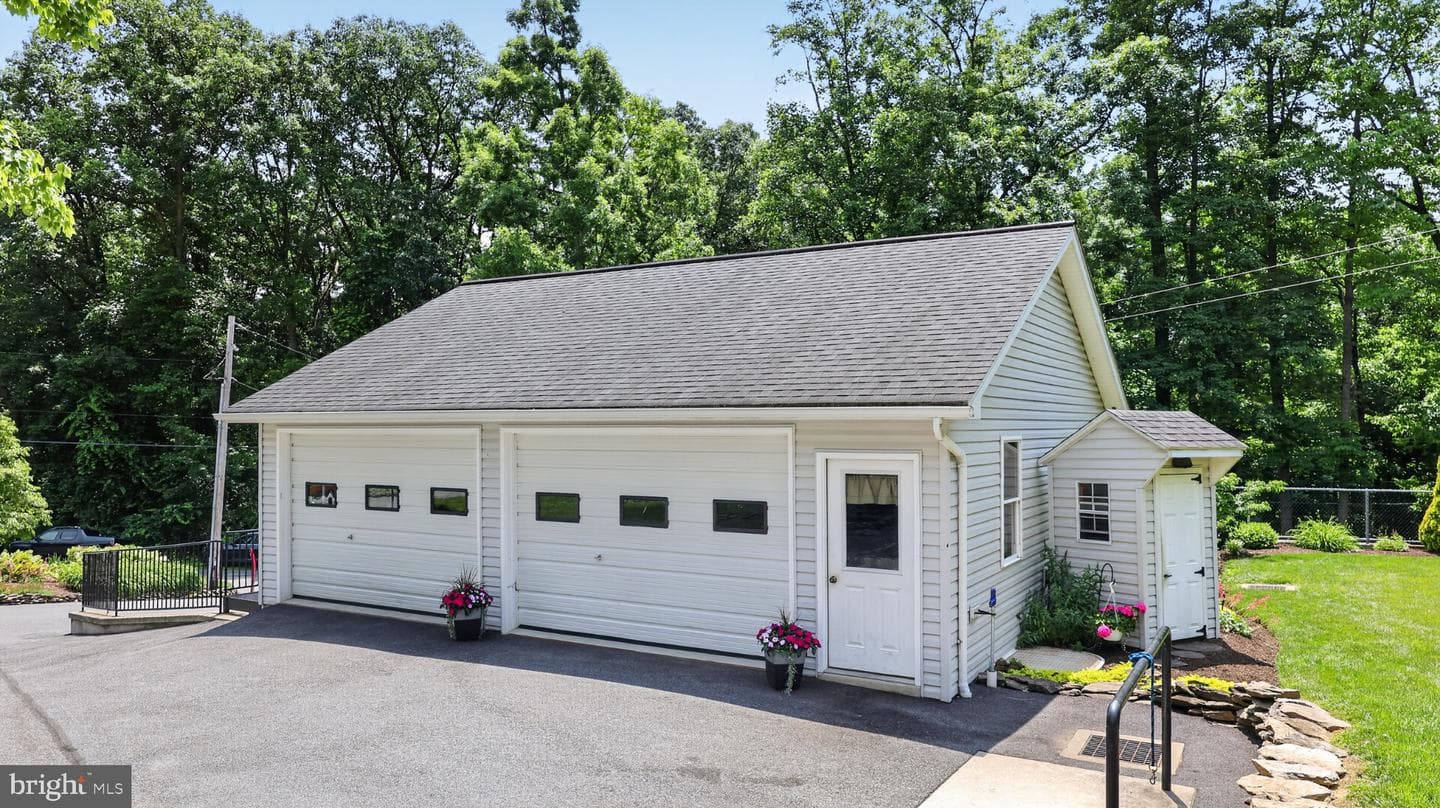 257 Hill Road photo 48