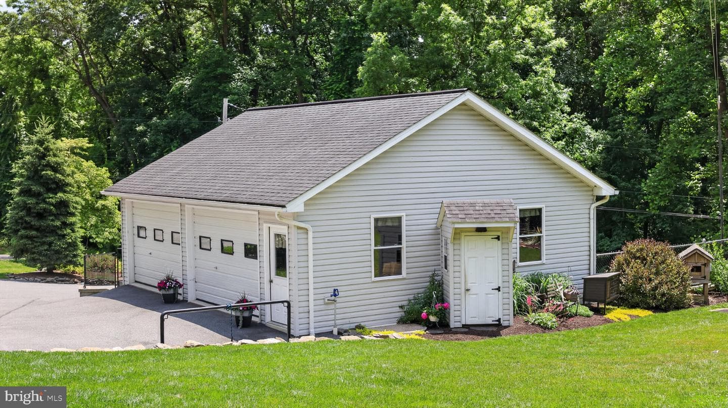 257 Hill Road photo 50