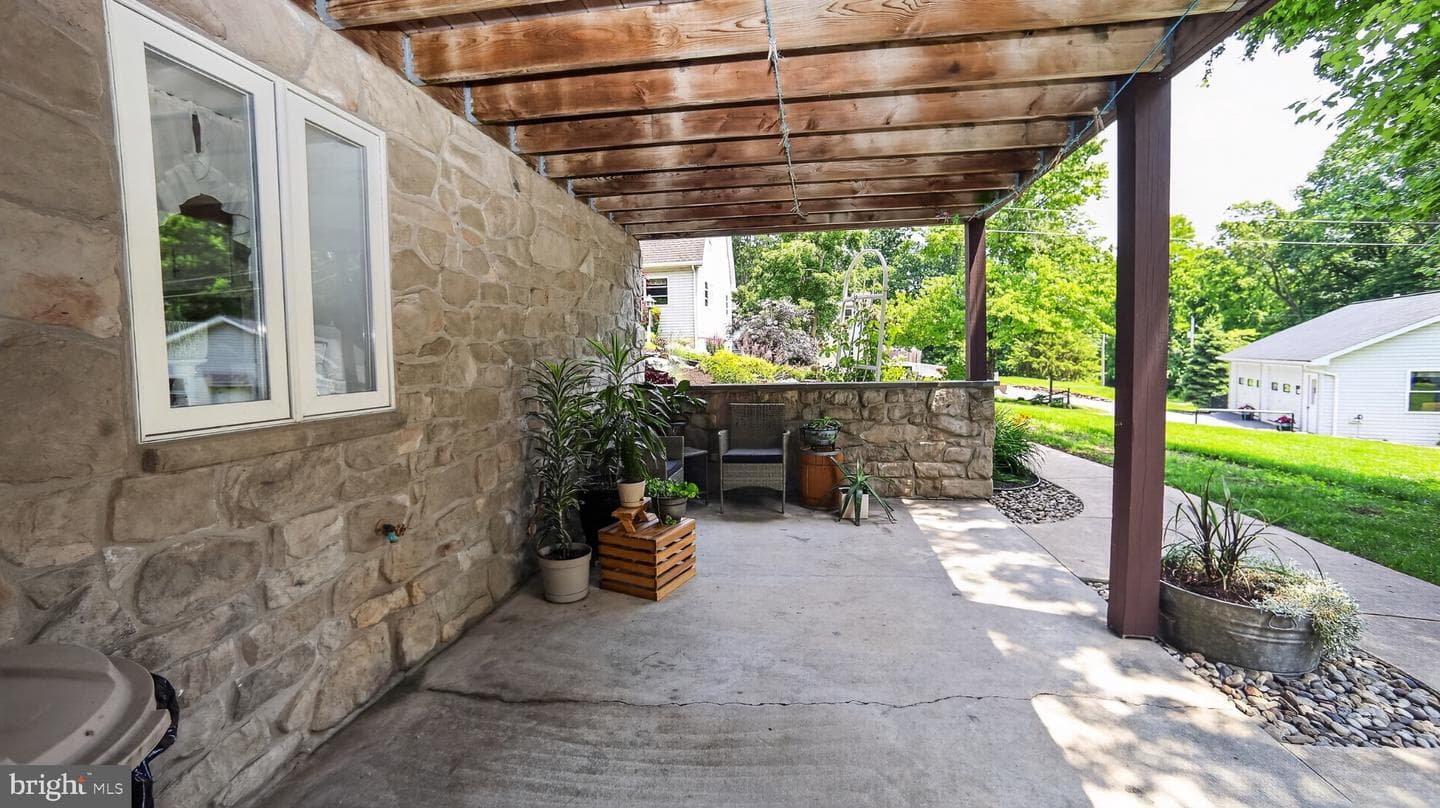 257 Hill Road photo 81