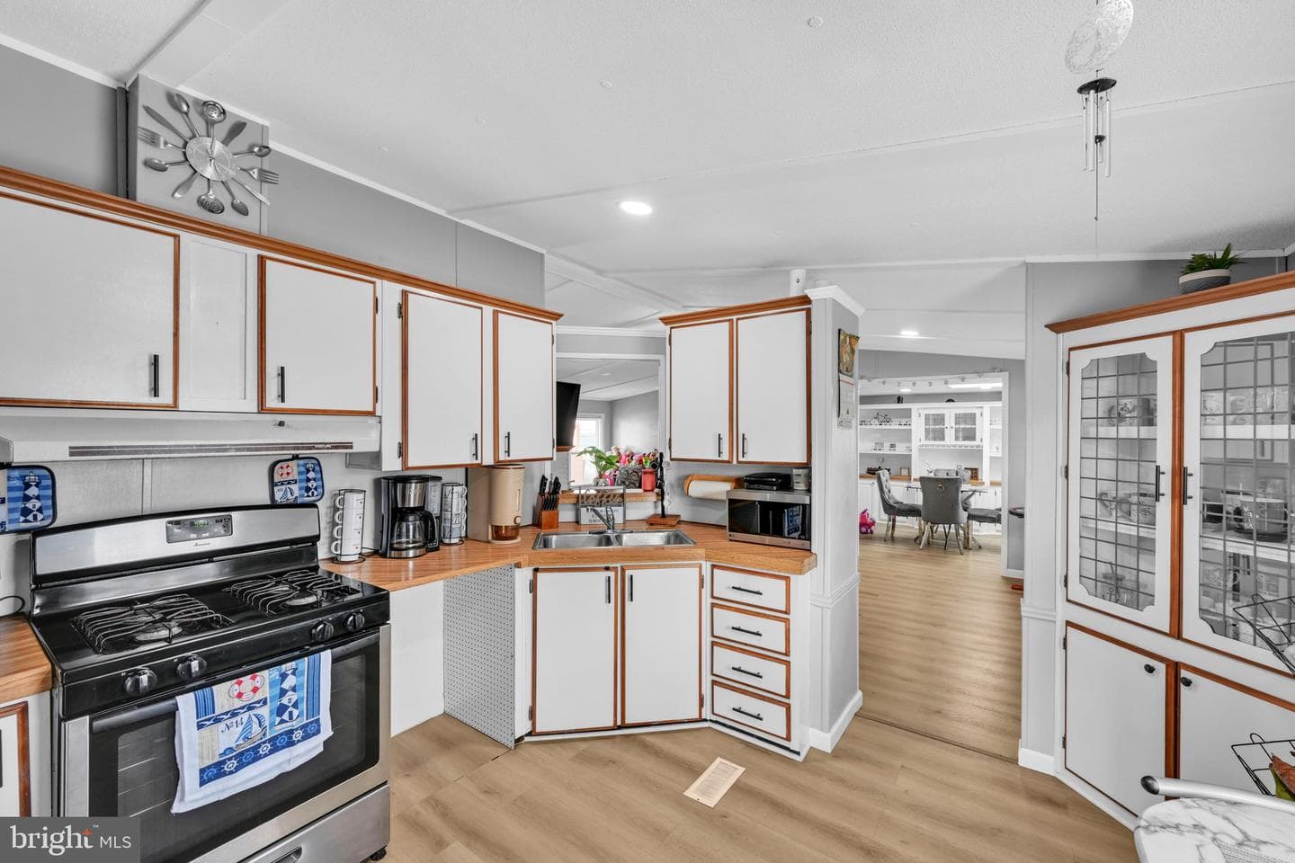 200 Finch Court photo 15