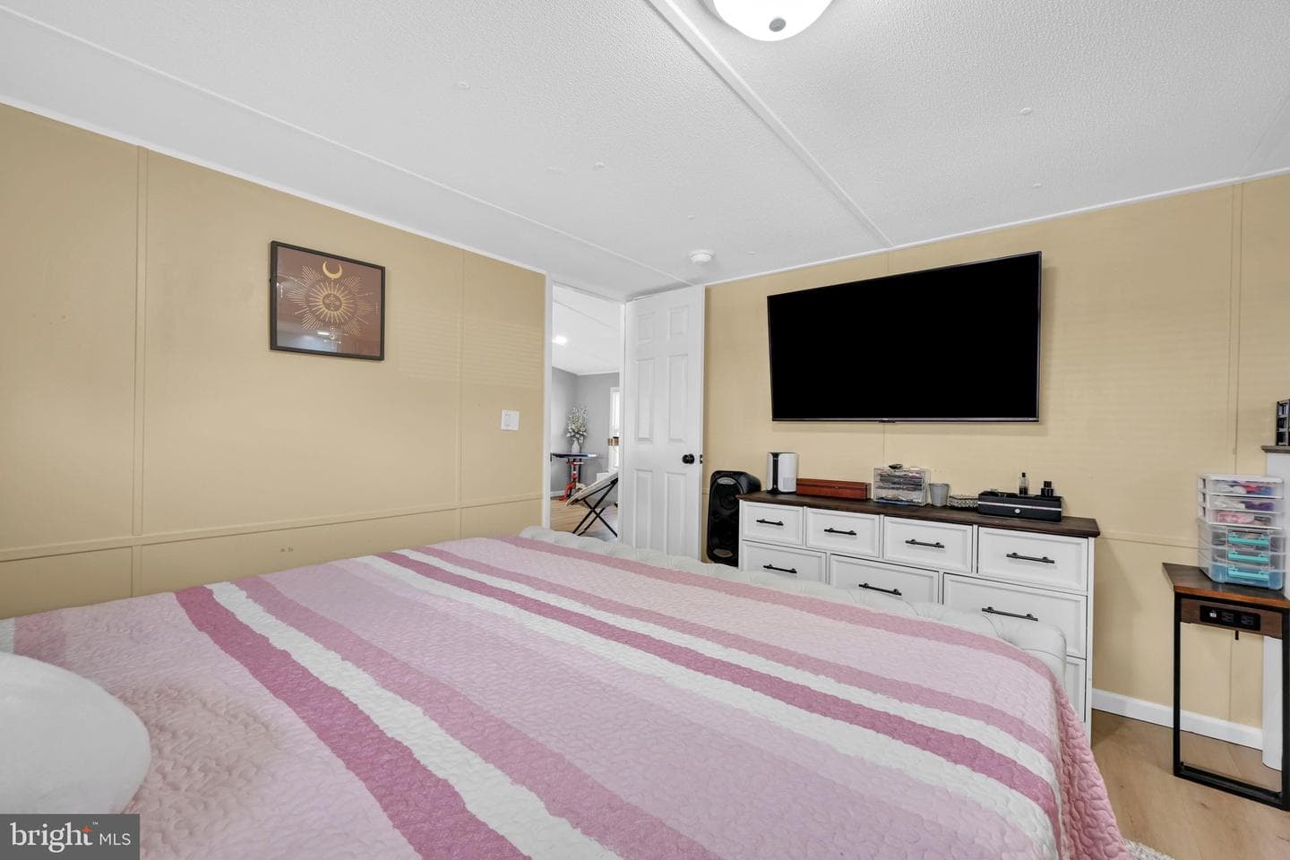 200 Finch Court photo 17
