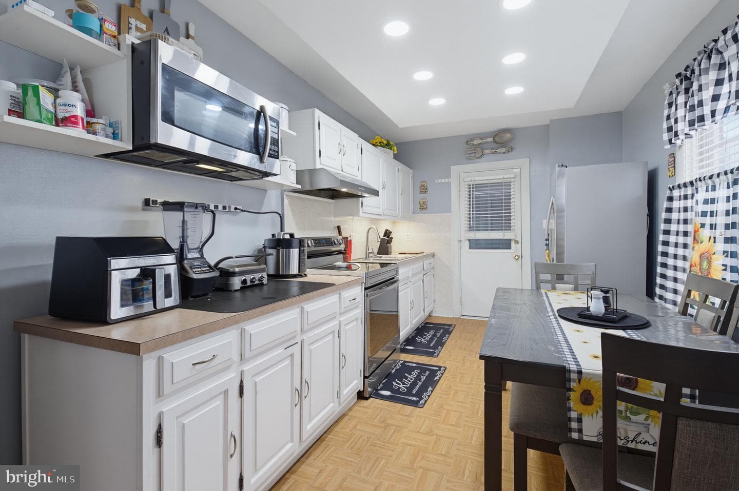 413 Hamilton Street photo 9