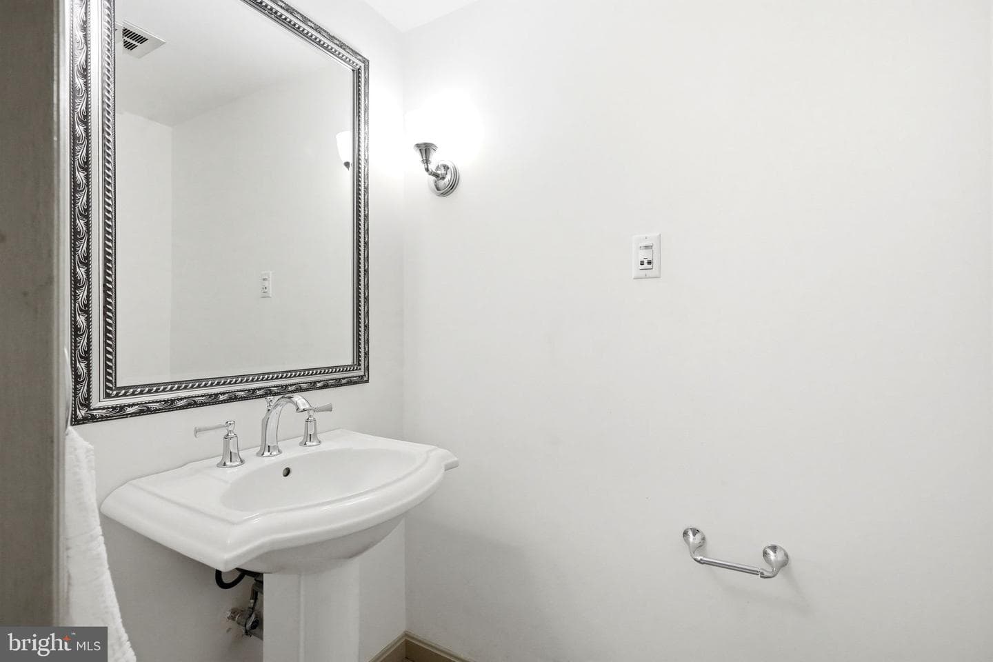 1555 Mission Road photo 45