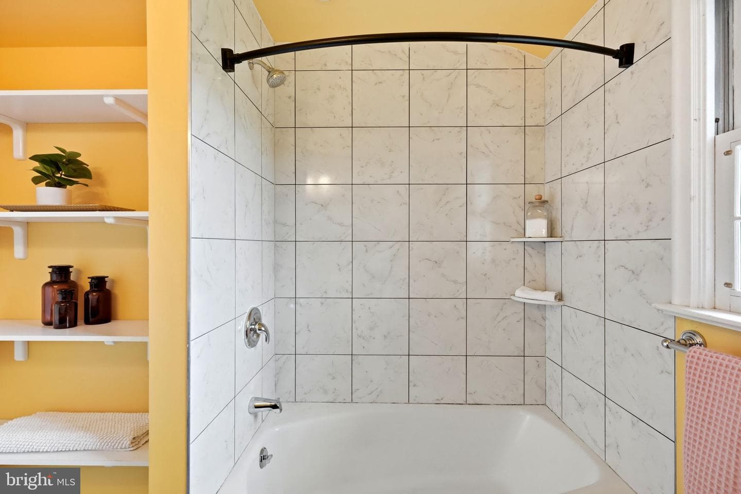 1555 Mission Road photo 61