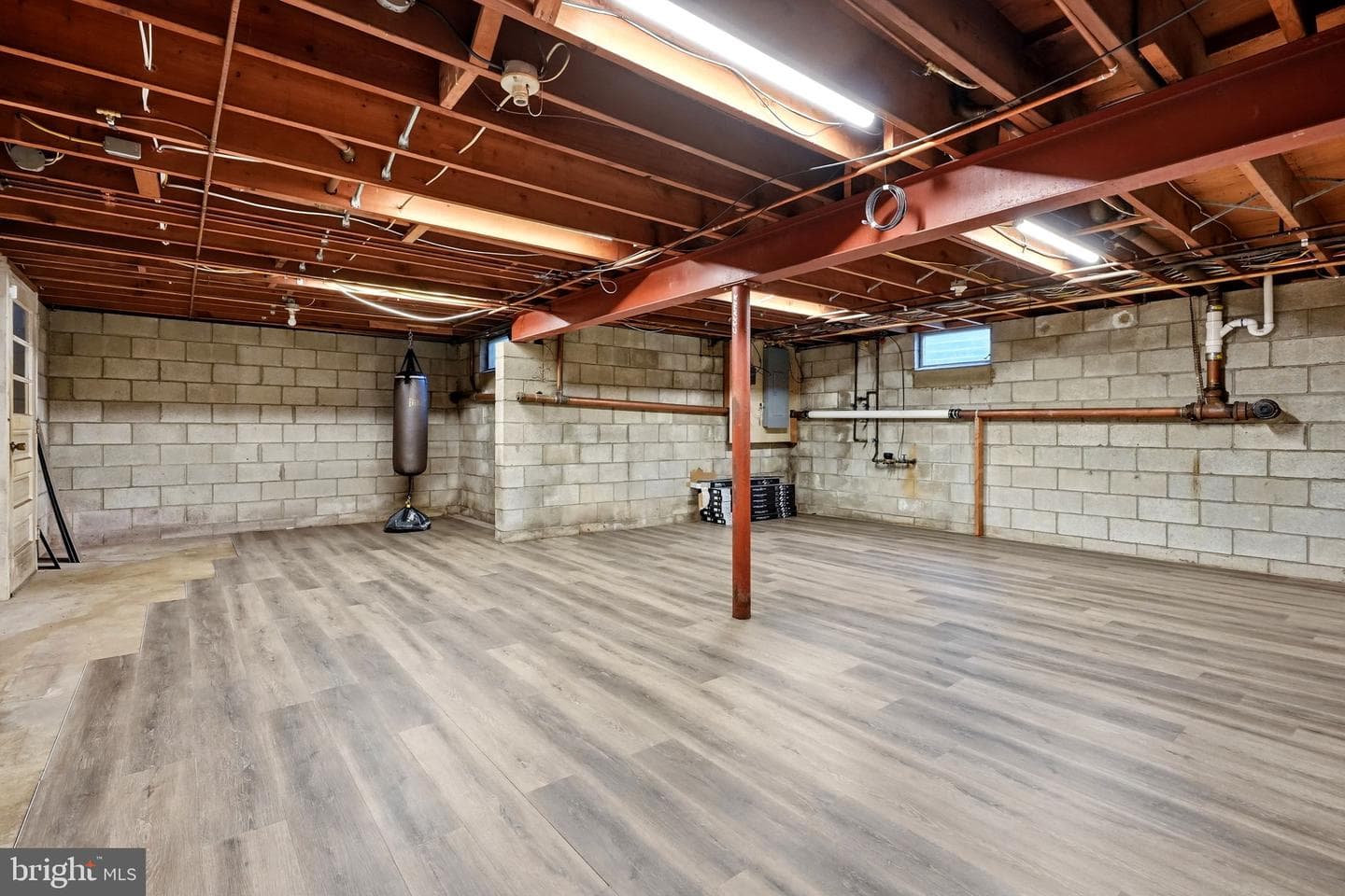 1555 Mission Road photo 69